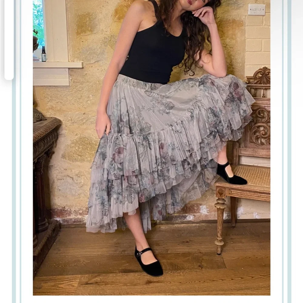 A fun flirty triple ballerina style skirt - Picture 4 of 7